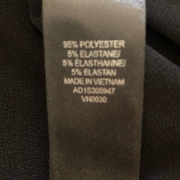 Adrianna Papell Ruffled V~Neck Top~Large - Picture 7 of 8